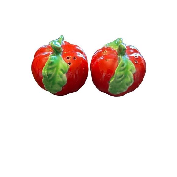Vintage ceramic red apple salt pepper shakers EUC needs stoppers EH - Picture 3 of 8